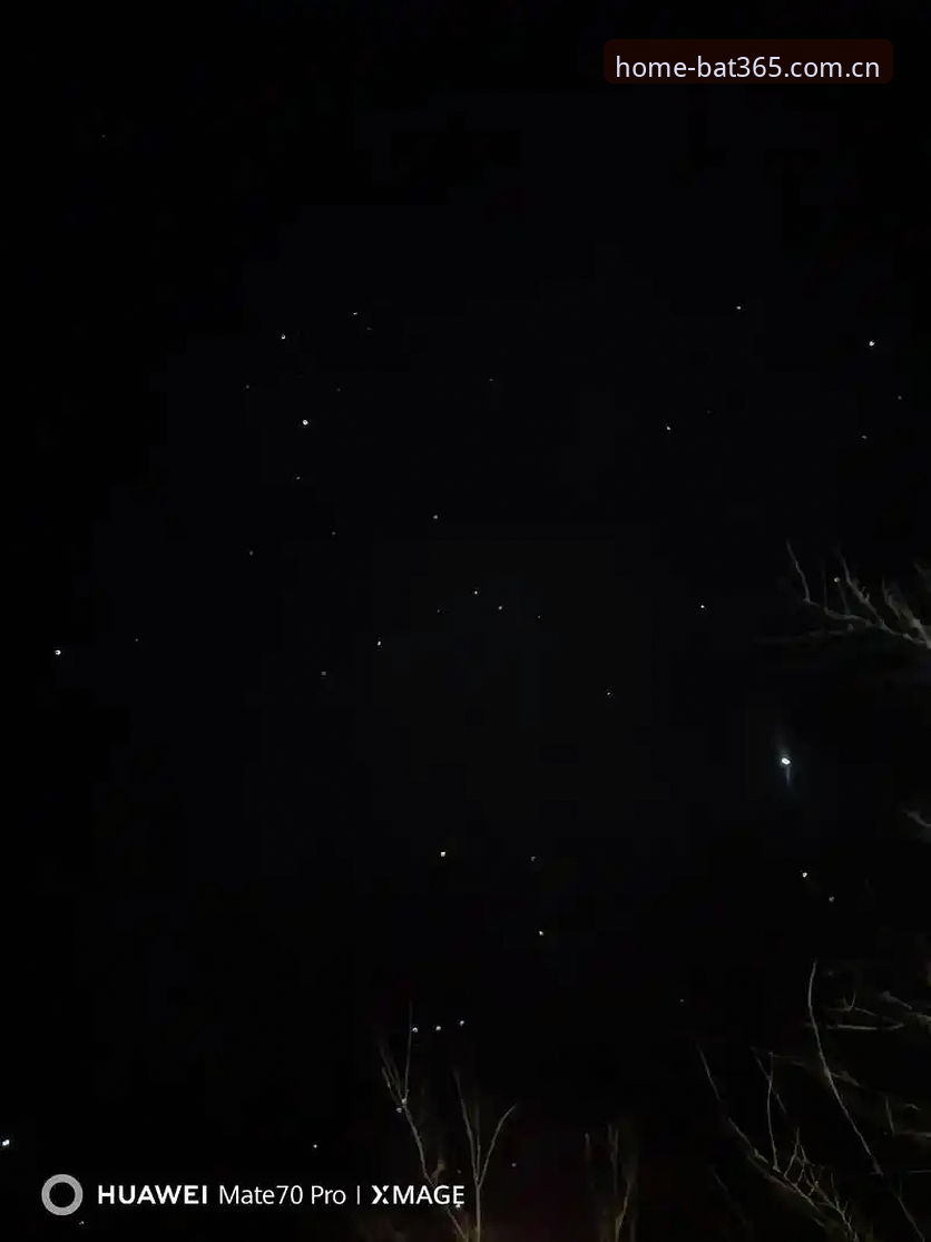 午夜零点十七分，手机屏幕在黑暗中亮起。我盯着那条推送提示，顺手点开，没指望看到什么新鲜事——这类应用更新的推送我向来忽略，千篇一律的“优化体验”“修复已知问题”，像一纸没有署名的免责声明。但这次不同，页面上写着“BAT365归属已开启2026新版”，还附带一个我从未见过的深色界面预览。